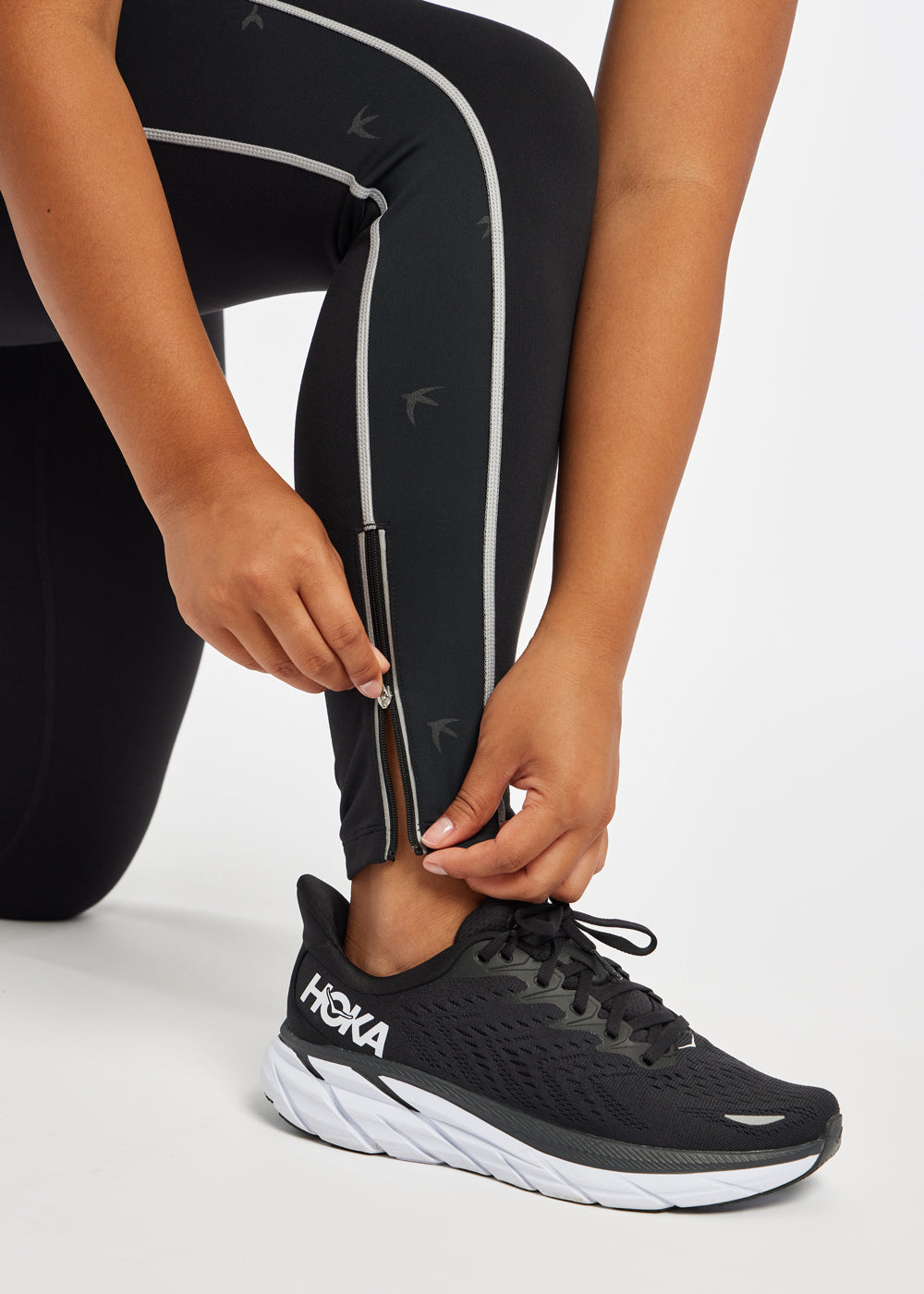 Glow Reflective Running Tights, ankle zipper view