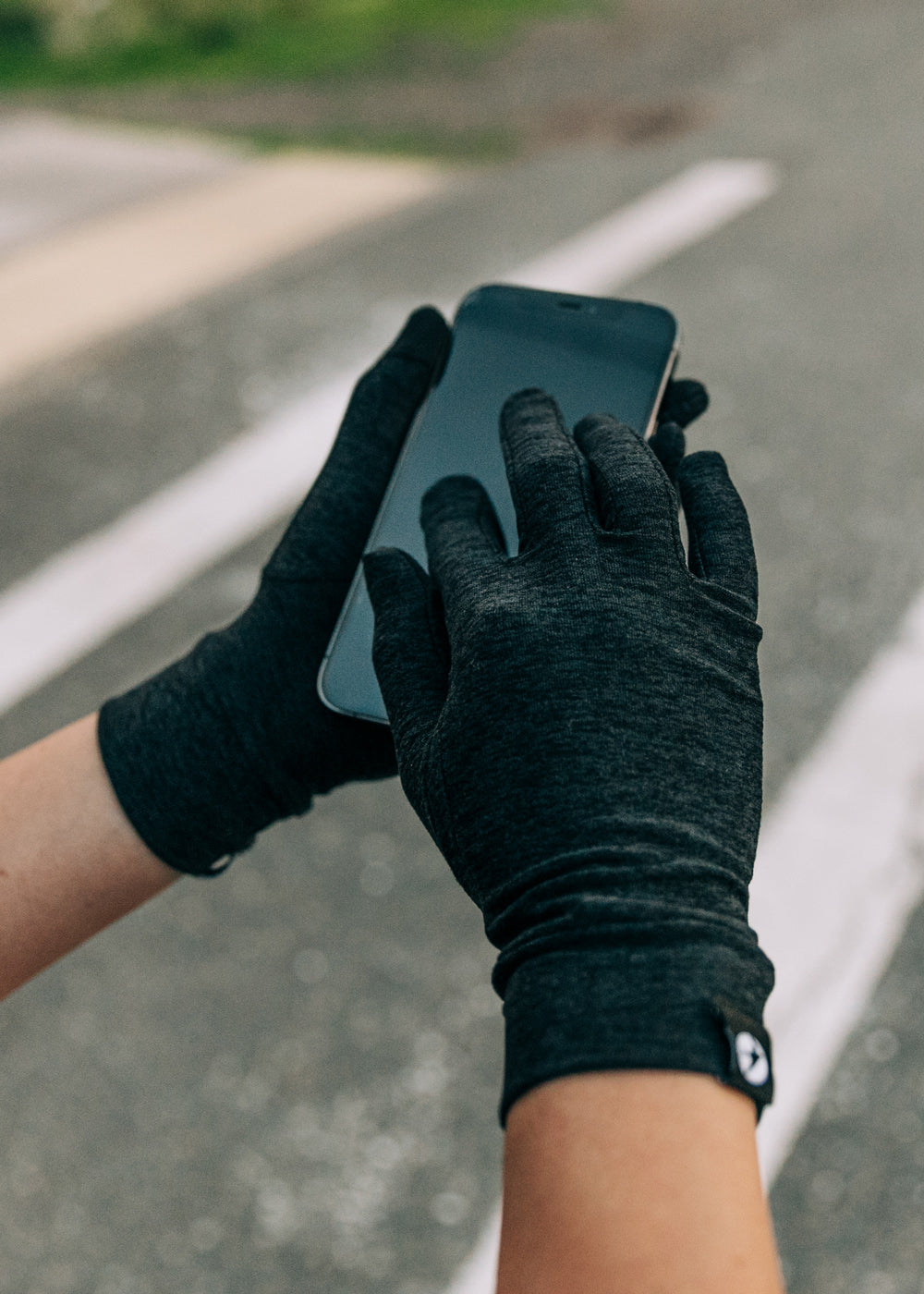 Lux Running Gloves in Black, touchscreen compatible